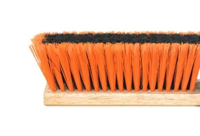Cepillo con Fibra de Polipropileno Mixto · El Castor
