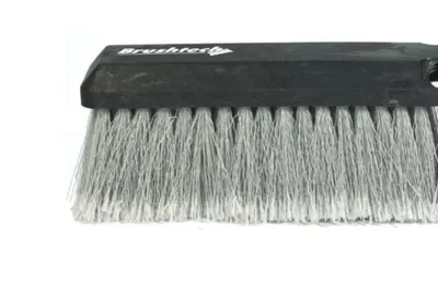 Cepillo con Fibra de PVC Gris · El Castor